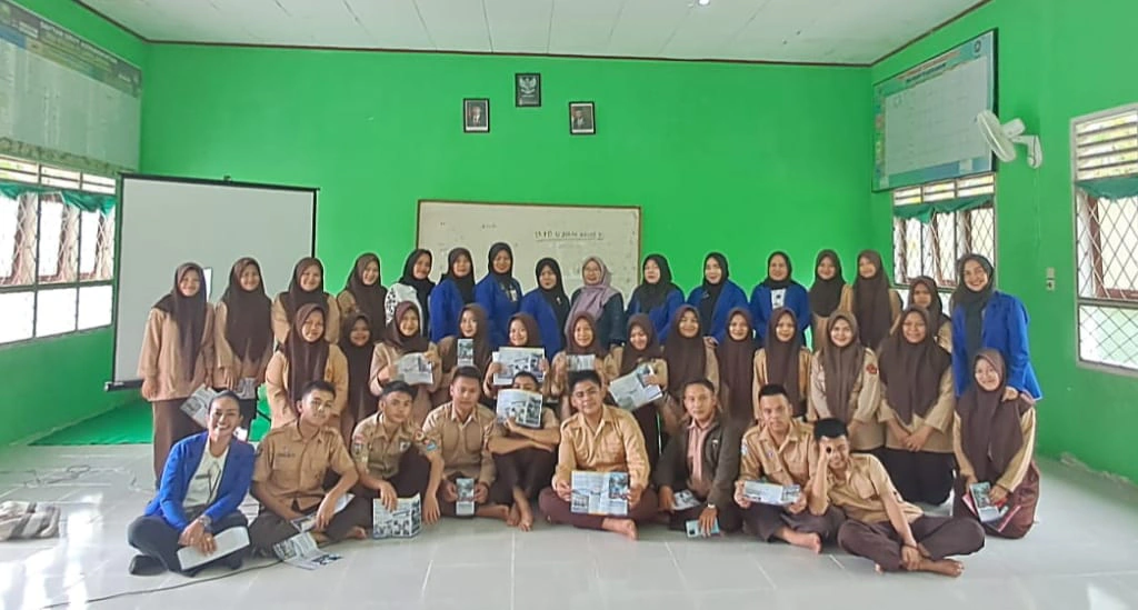 PENYULUHAN KESEHATAN REPRODUKSI REMAJA MAHASISWA PENDIDIKAN PROFESI BIDAN
